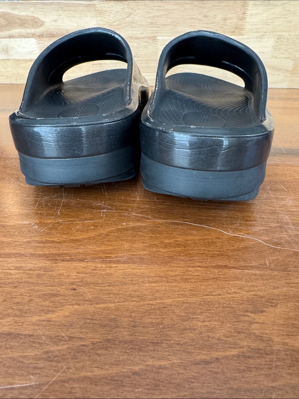 OOFOS black recovery, slide sandals, size 10 - Picture 4 of 7